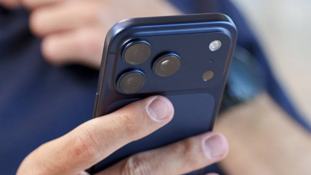 Apple может выпустить iPhone 18 Pro только с eSIM в Европе