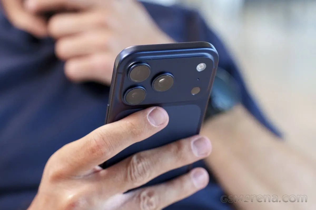 Apple может выпустить iPhone 18 Pro только с eSIM в Европе