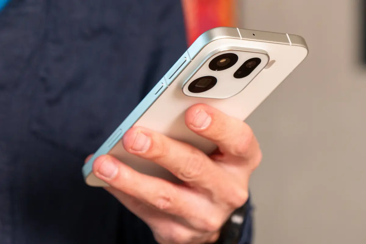 Oppo Find X10 May Add MagSafe-Style Wireless Charging