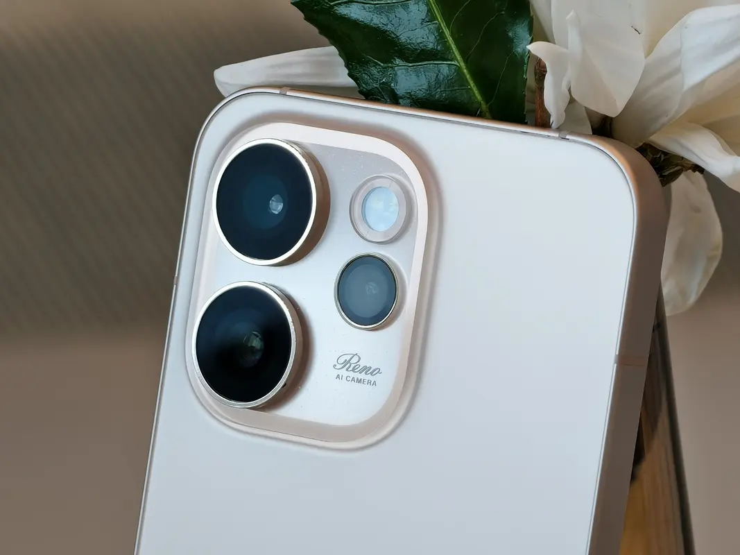 Oppo Reno15 Pro обзор