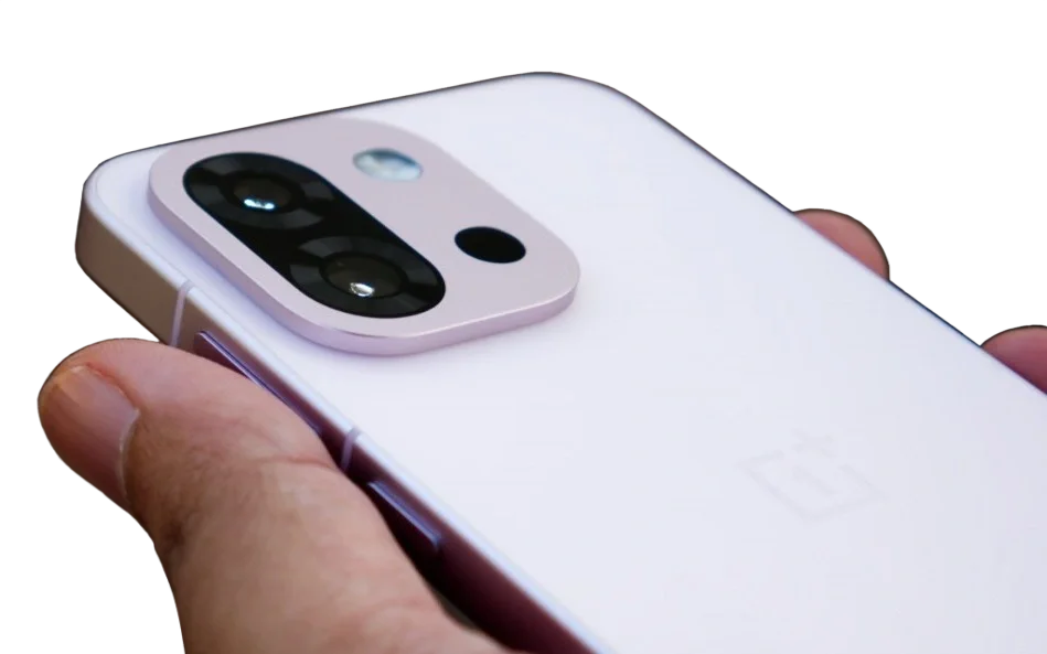 Утечка OnePlus 15T: Аккумулятор 7000 мАч и мощные характеристики