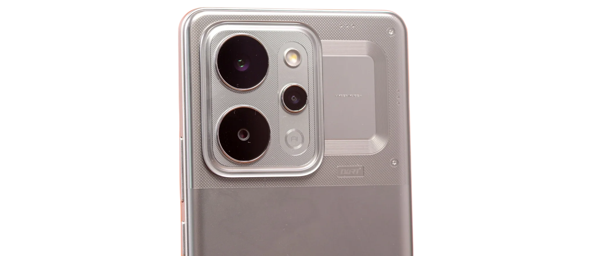 Распаковка Realme P4 Power: Аккумулятор 10 001 мАч и 144 Гц AMOLED