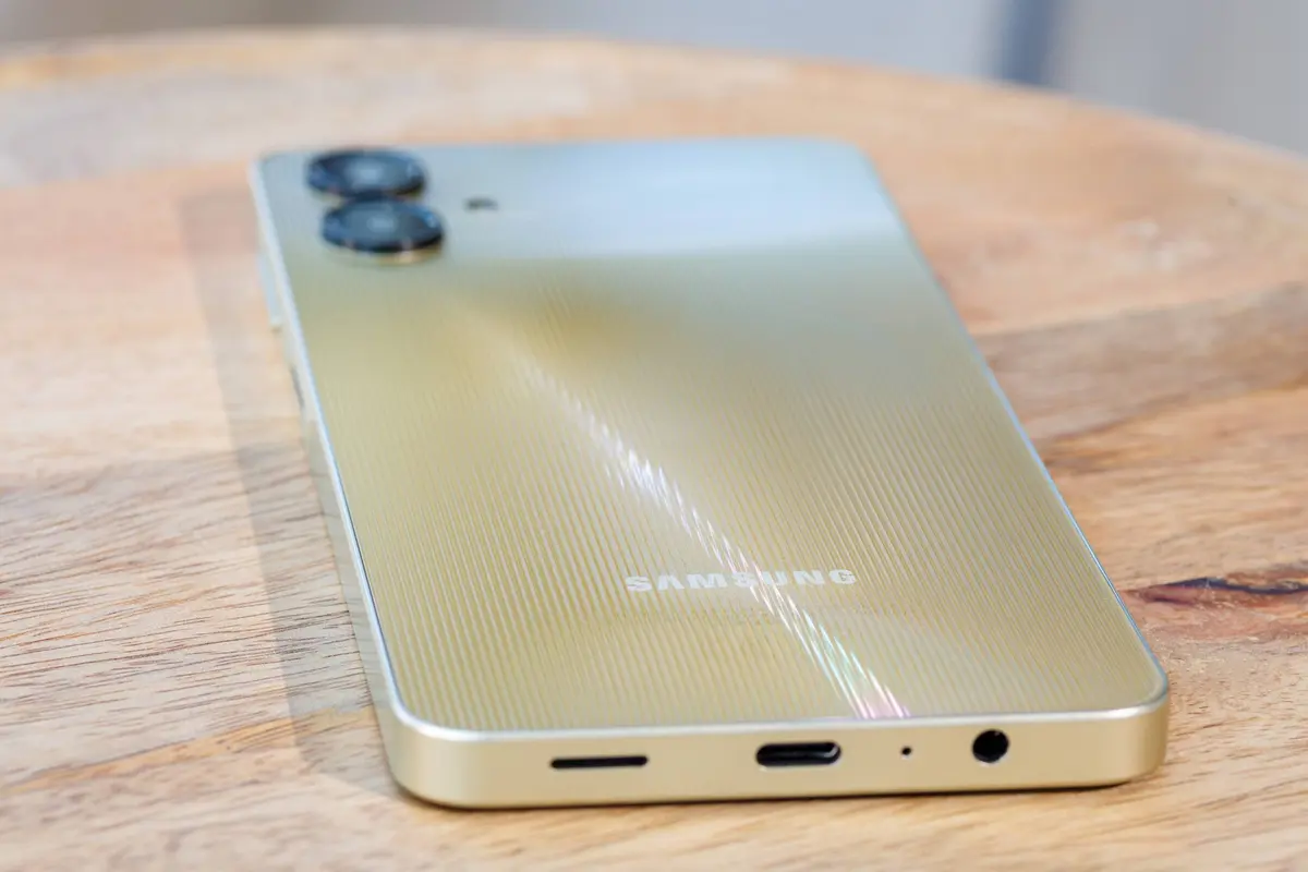 Samsung Galaxy A06 лидирует по продажам смартфонов в Латинской Америке в 2025 году