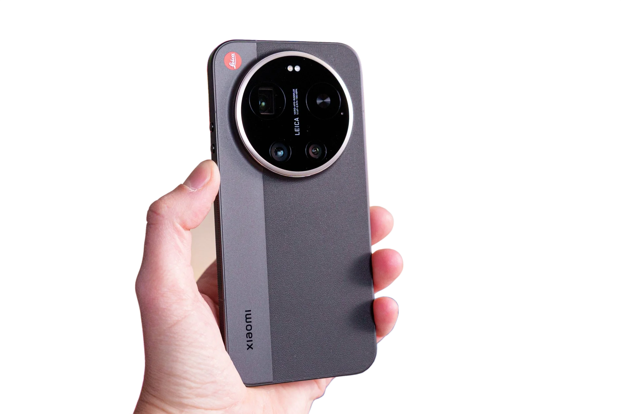 Утечка цены и характеристик аккумулятора Xiaomi 17 Ultra в Европе